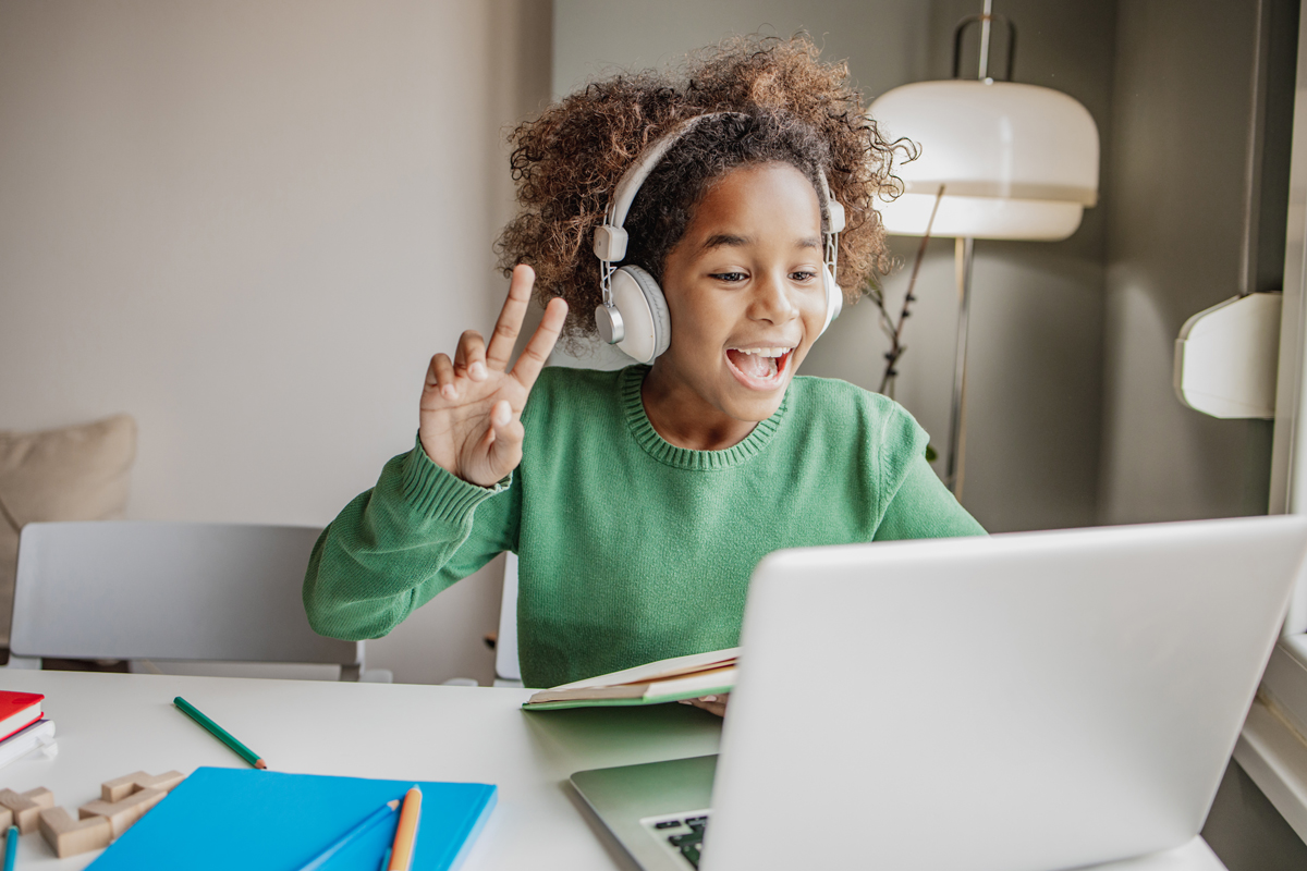 5 Ways to Keep Your Children on Task During Online School